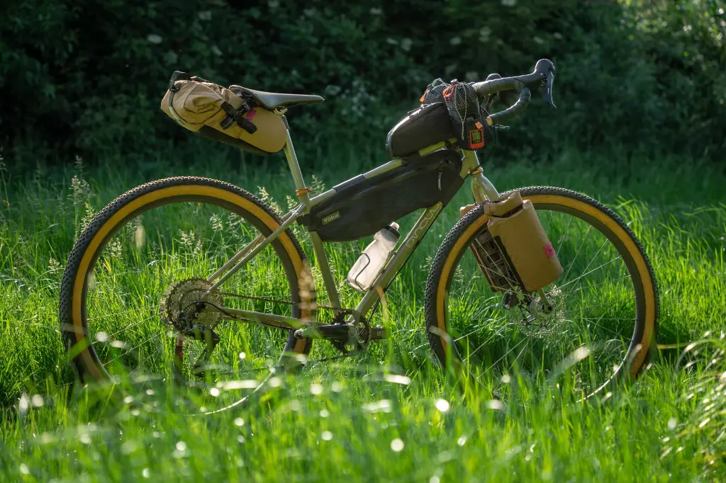 Steel_gravel_bikepacking.webp